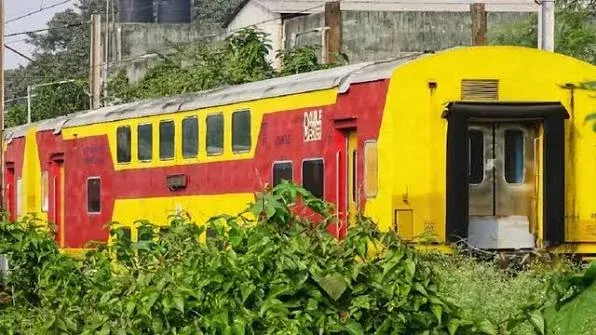 कभी थी रेलवे की शान, अब हावड़ा यार्ड में आखिरी पड़ाव, पटरी से कबाड़ तक का सफर, खत्म होने जा रही डबल डेकर ट्रेन की कहानी