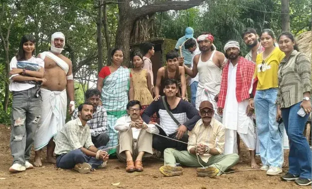 विस्थापन और पलायन की कहानी कहेगी ‘द वाटरफॉल’, झारखंड में जारी फिल्म की शूटिंग