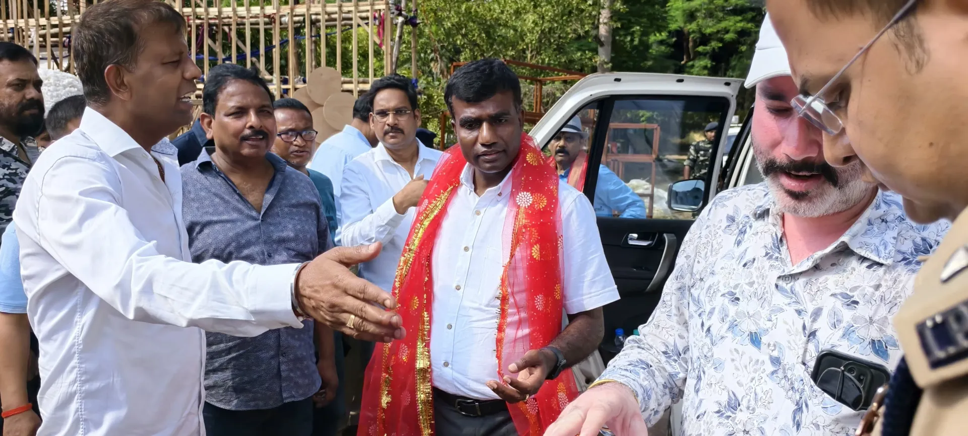 दुर्गा पूजा को लेकर रांची प्रशासन अलर्ट, DC-SSP ने पूजा पंडालों का किया निरीक्षण; सुरक्षा मानकों के पालन के निर्देश