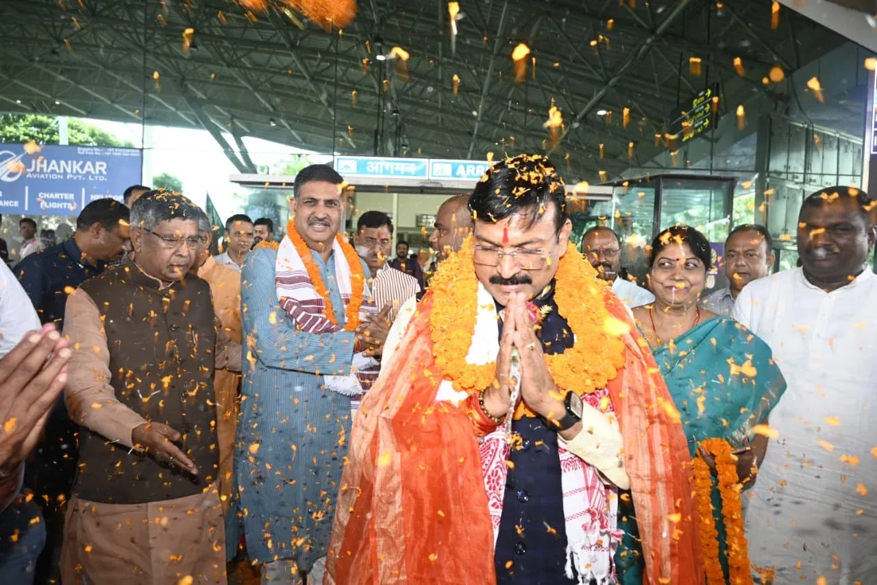 झारखंड भाजपा के नए प्रभारी गजेंद्र सिंह पटेल का रांची में भव्य स्वागत, ढोल-नगाड़ों के बीच उमड़ा कार्यकर्ताओं का उत्साह