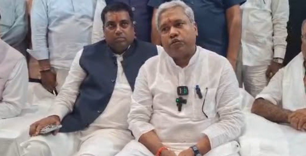 धनबाद में HAM का ‘जनसंपर्क का आगाज’ कार्यक्रम, संतोष कुमार सुमन बोले- झारखंड में चुनाव लड़ेगी पार्टी